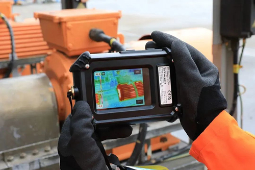 FLIR Cx5在高温危险的环境中检测