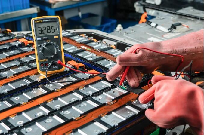 Fluke12E+数字万用表低压故障排查、高压断电验电、动力电池电压差异测试